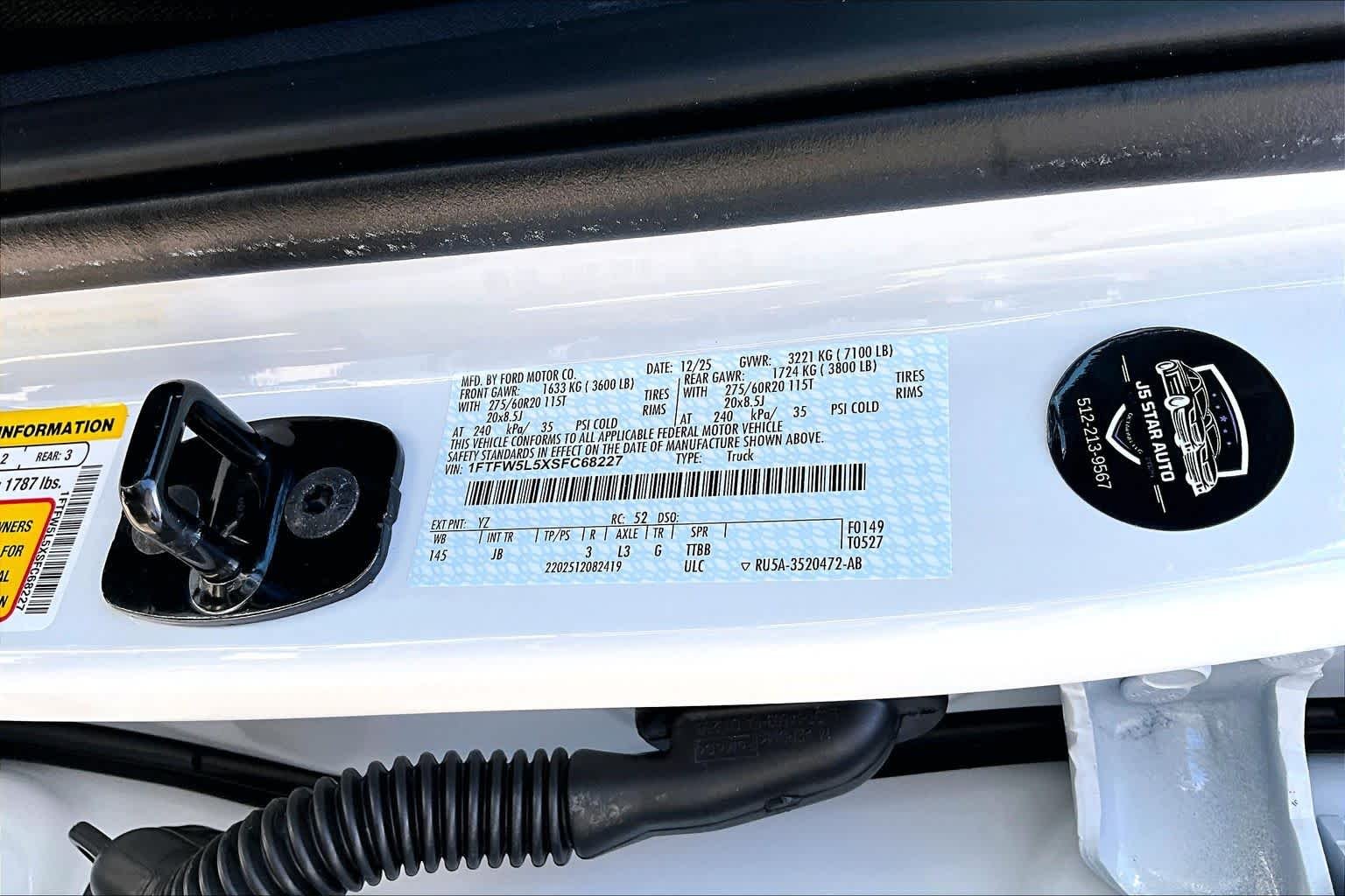 Certified Used 2025 Oxford White Clearcoat Ford LARIAT image 38