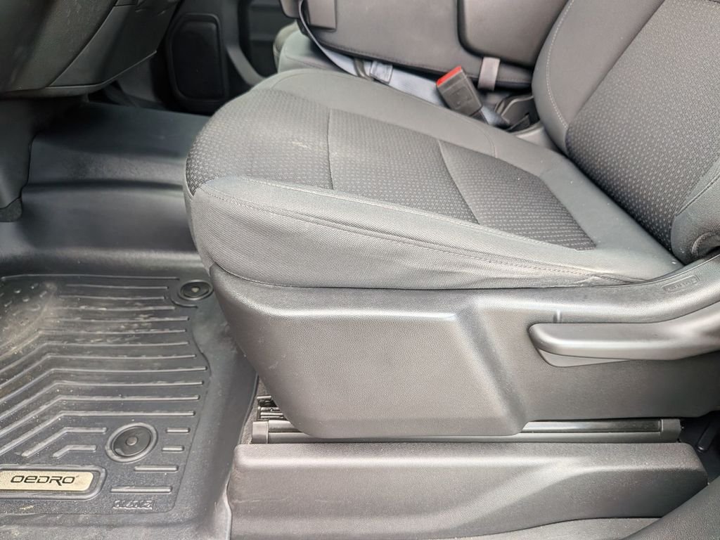 Used 2022 White Chevrolet Custom image 14