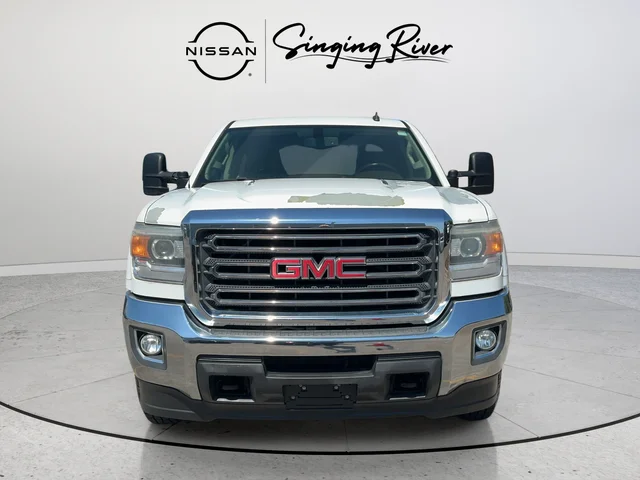 Used 2015 White GMC SLE image 3