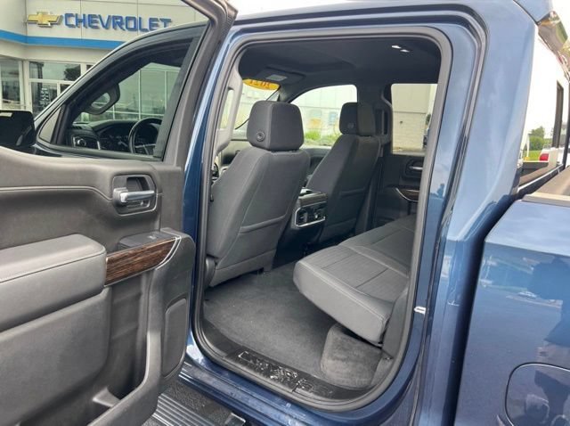 Used 2021 Pacific Blue Metallic GMC Elevation image 9
