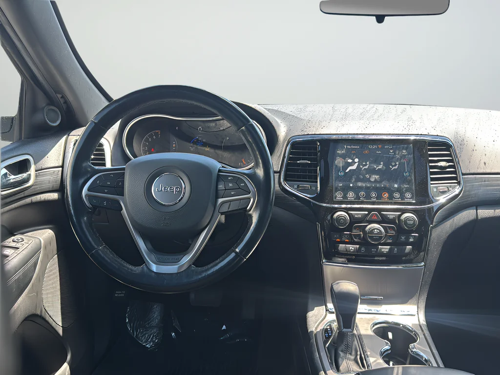 Used 2021 Gray Jeep Laredo X image 11