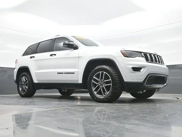 Used 2019 White Jeep Limited image 23