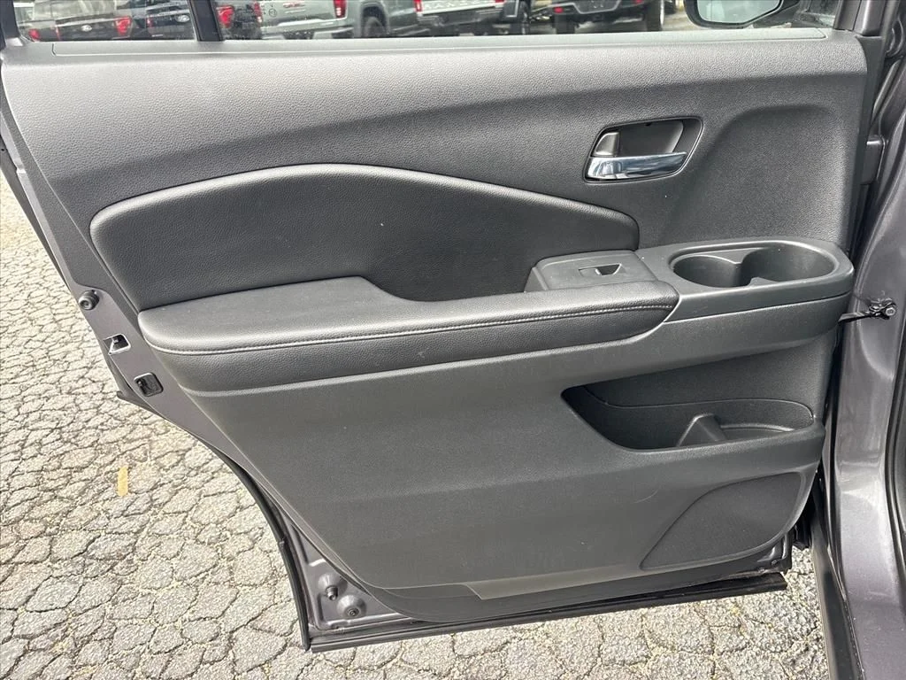 Used 2016  Honda EX-L image 17
