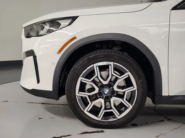 Used 2026 White BMW xDrive28i image 11