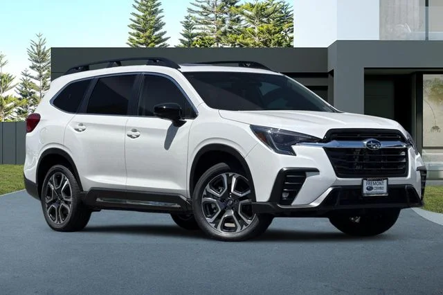 New 2026 CRYSTAL WHITE PEARL Subaru Limited 7-Passenger image 2