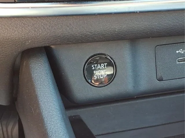Used 2024  Nissan SV image 10