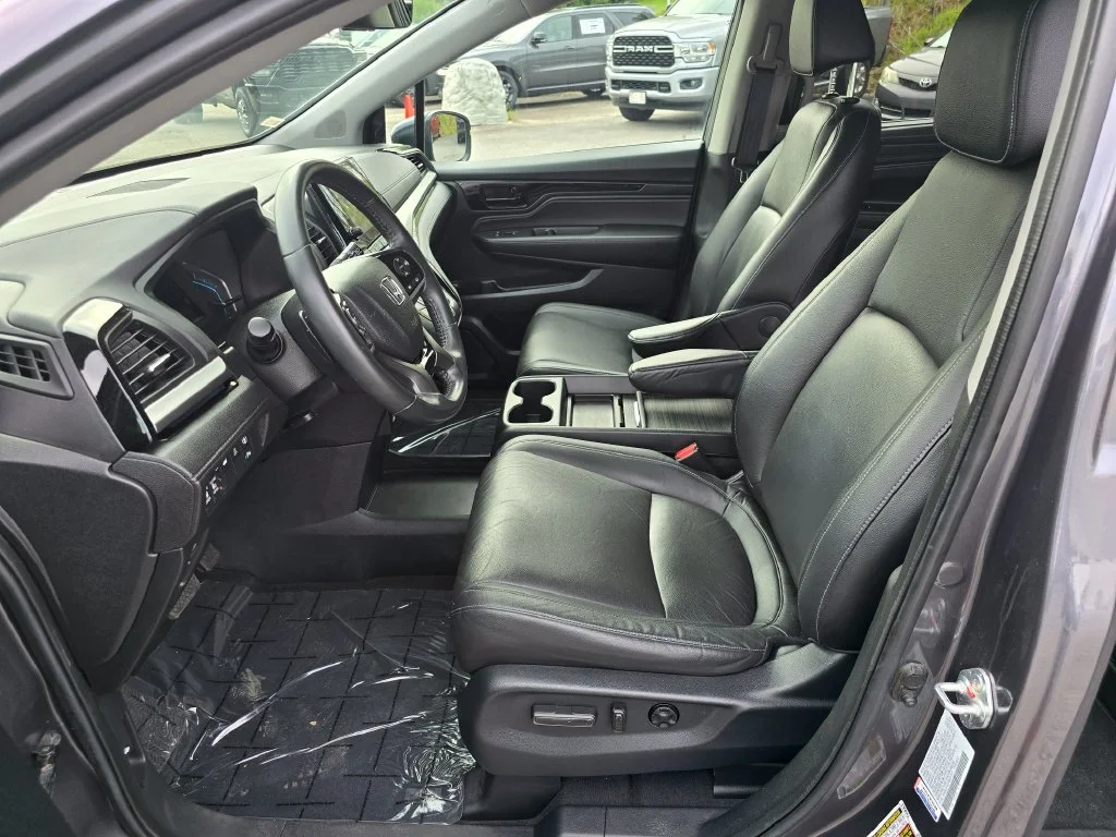Used 2023 Gray Honda Touring image 4