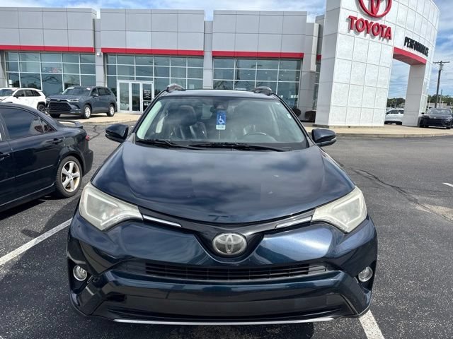 Used 2018 Galactic Aqua Mica Toyota XLE image 13