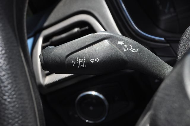 Used 2020 Black Ford SE image 29