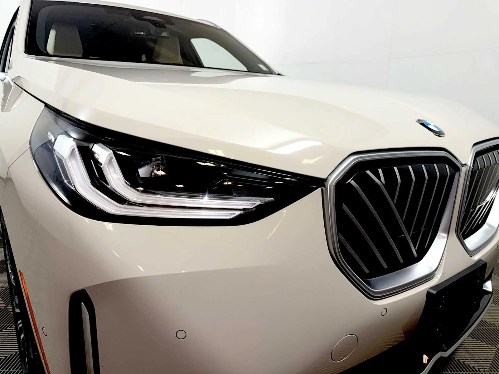 2026 BMW X3 30 - Photo 24
