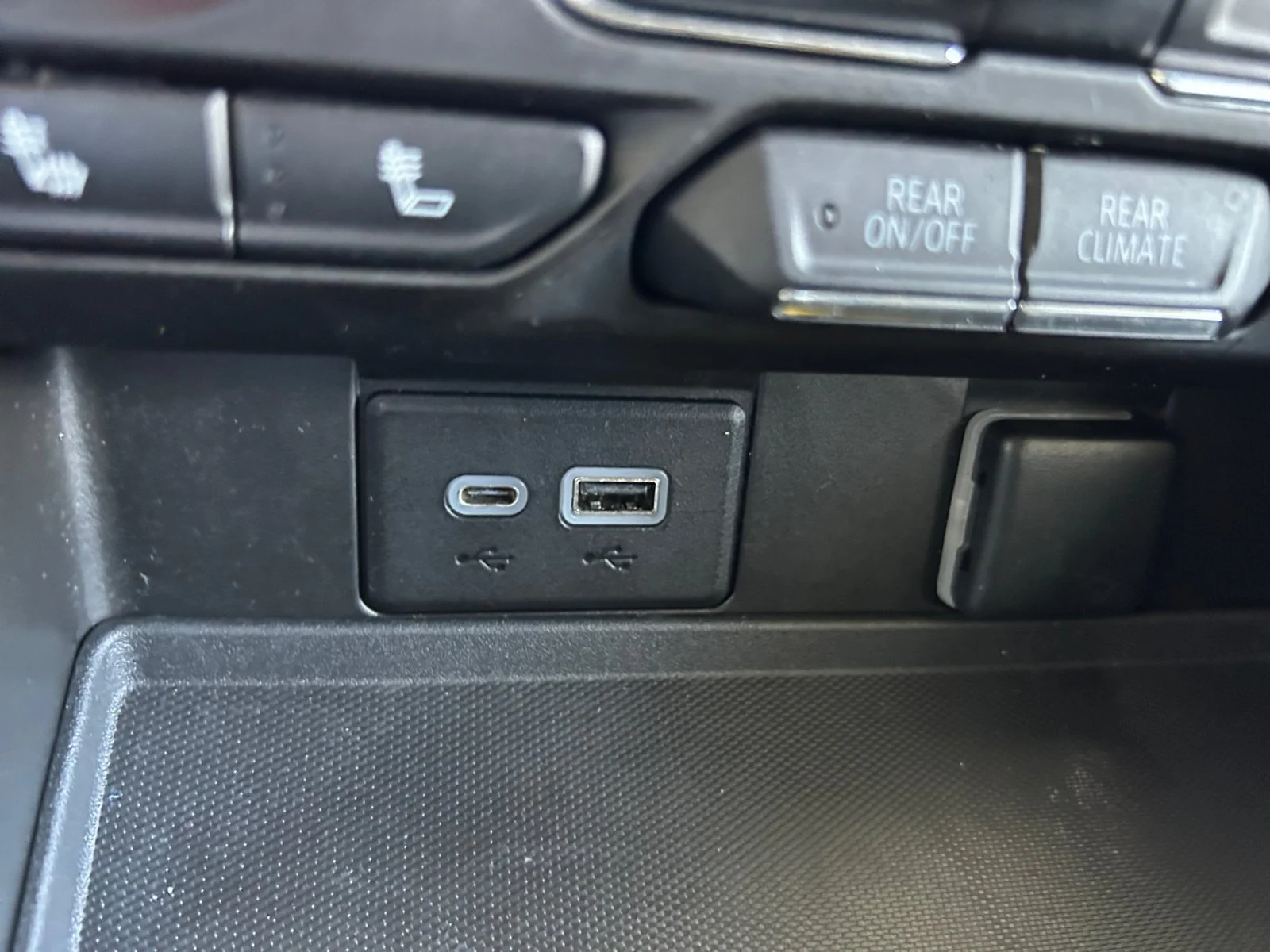 Used 2022 Summit White Chevrolet Z71 image 18