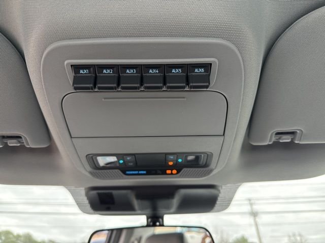 New 2026 Oxford White Ford XL image 17