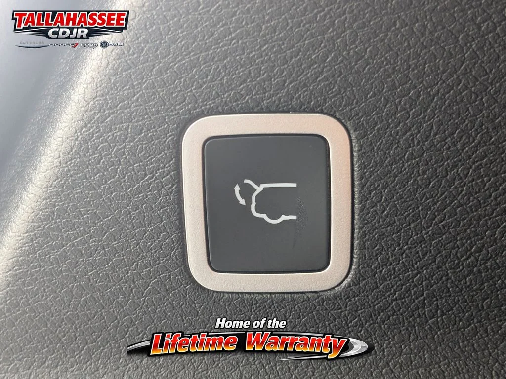2026 Chrysler Pacifica Limited - Photo 15