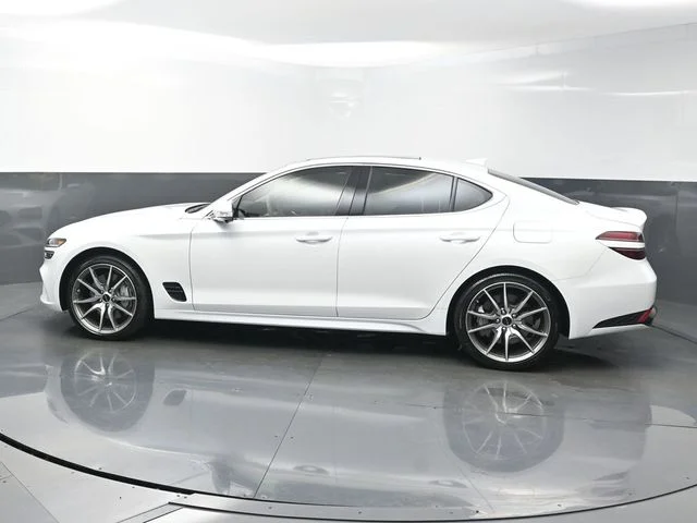 Used 2026 White Genesis 2.5T Prestige image 4