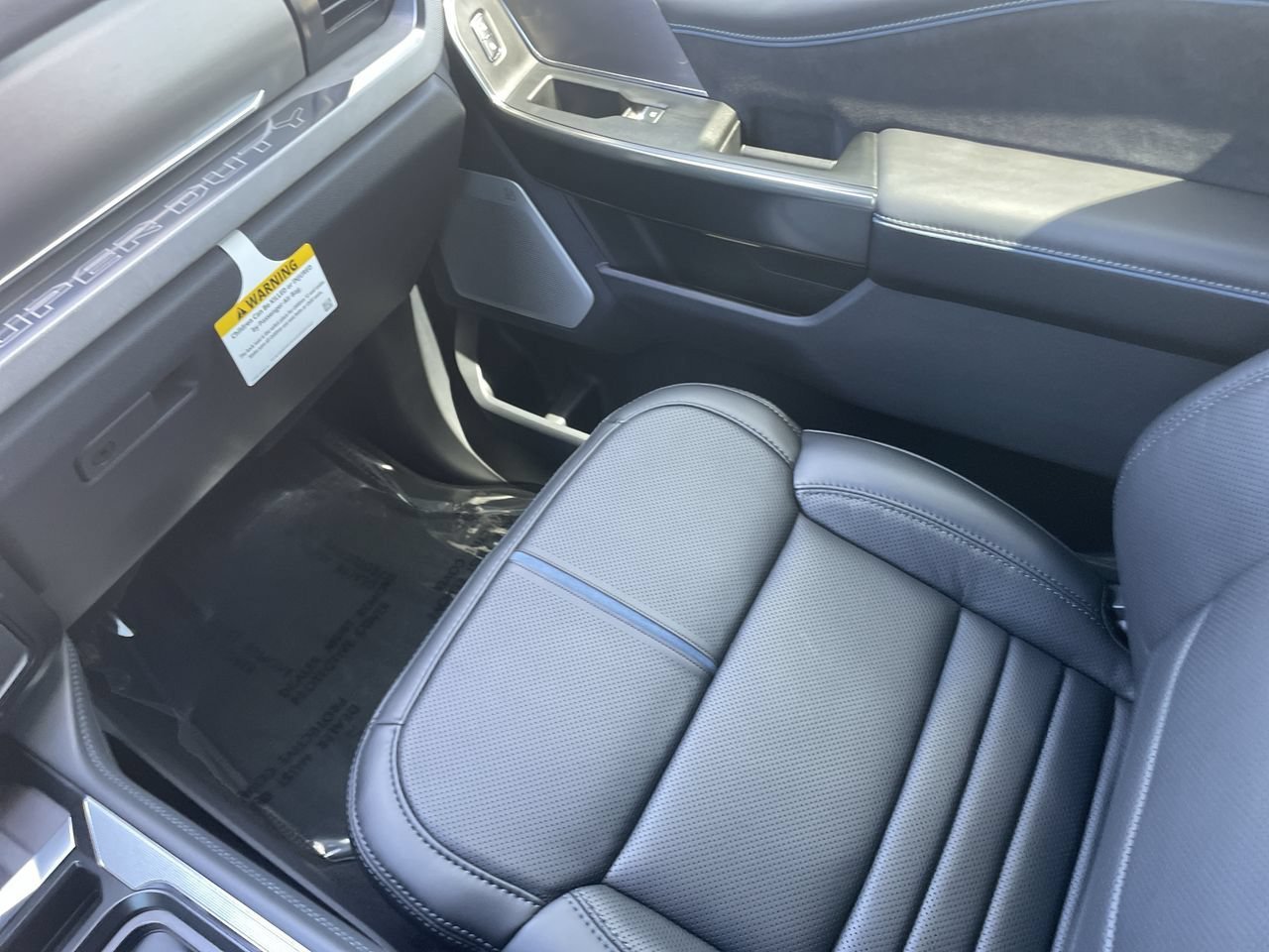 New 2026 Star White Metallic Tri-Coat Ford Platinum image 15