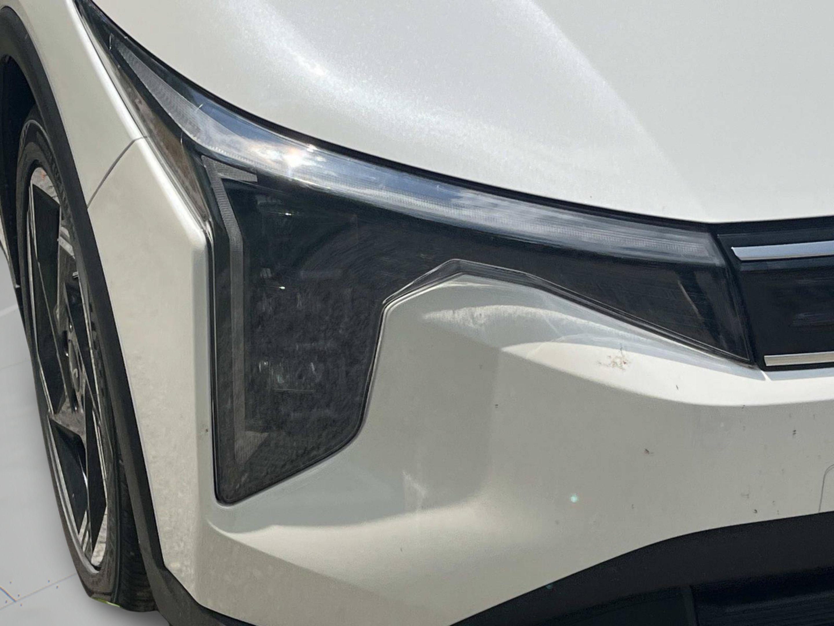 New 2026 Snow White Pearl Kia EX image 32
