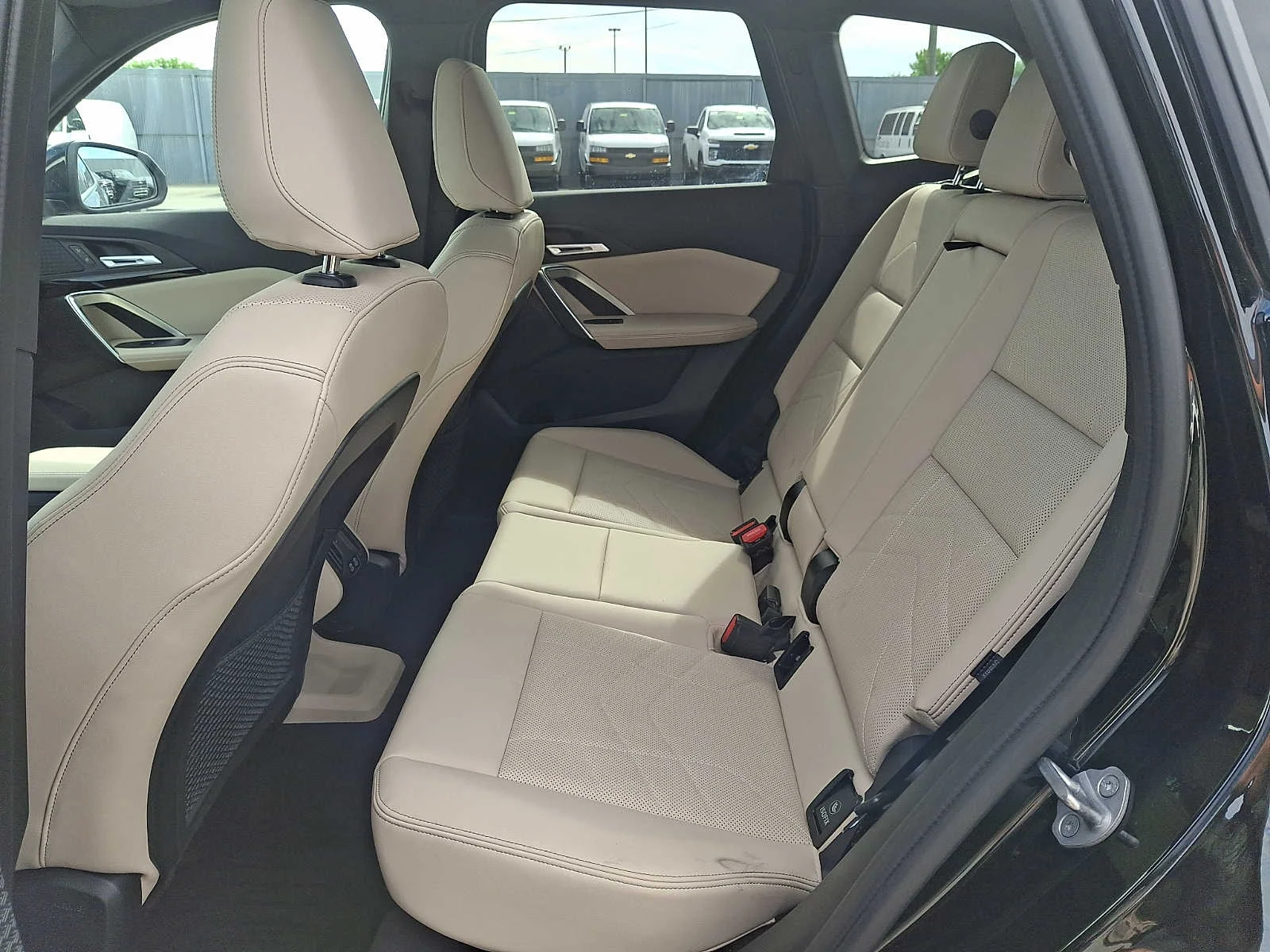 Used 2023 Black BMW xDrive28i image 10