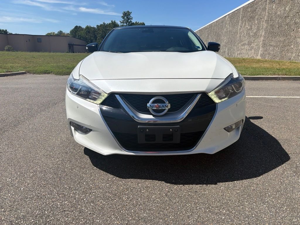 Used 2017 White Nissan Platinum image 2