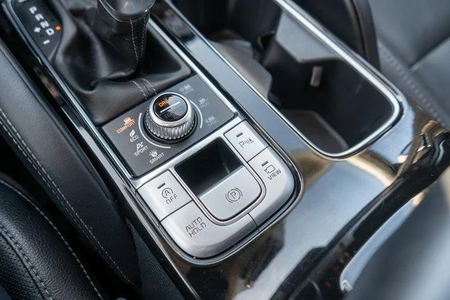Used 2021 White Kia SX image 39