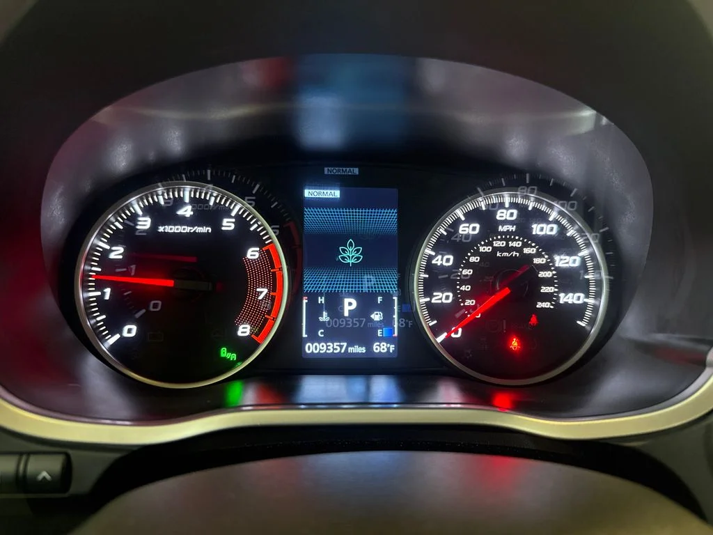 Used 2025  Mitsubishi SE image 16
