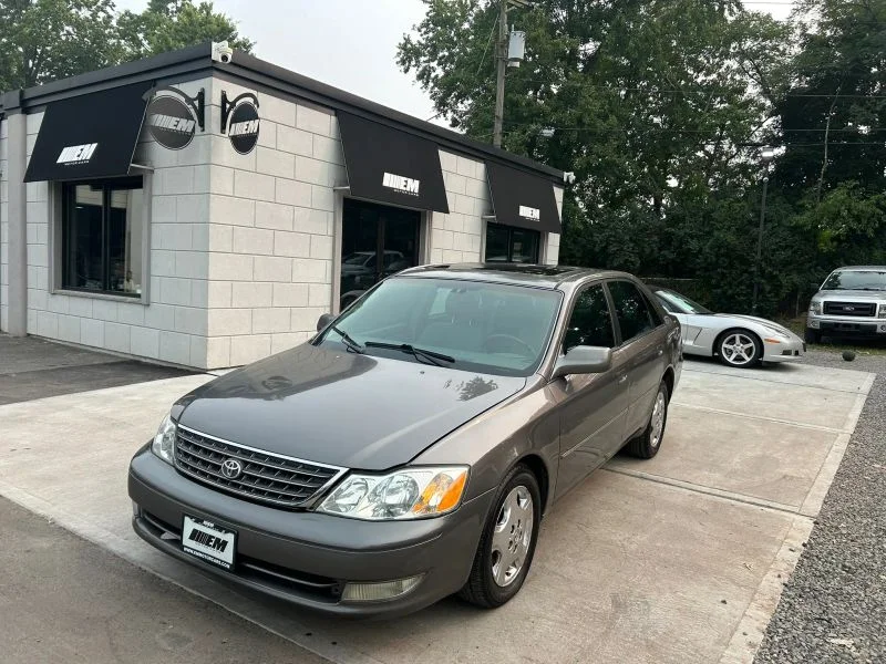 Used 2004 Gray Toyota XLS Sedan 4D image 1