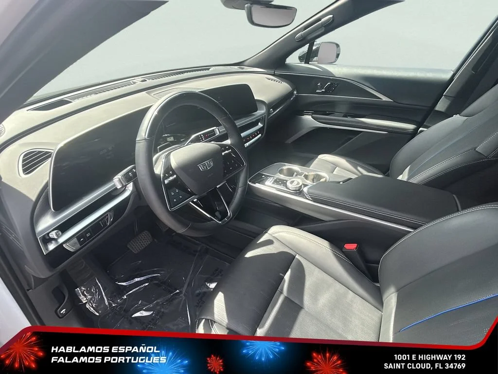 Used 2025 Crystal White Tricoat Cadillac Luxury 3 image 13
