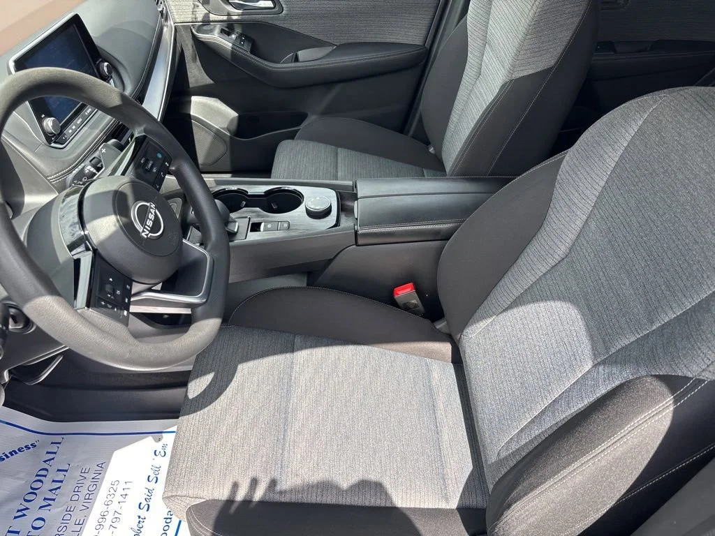 Used 2023 Black Nissan SV image 8