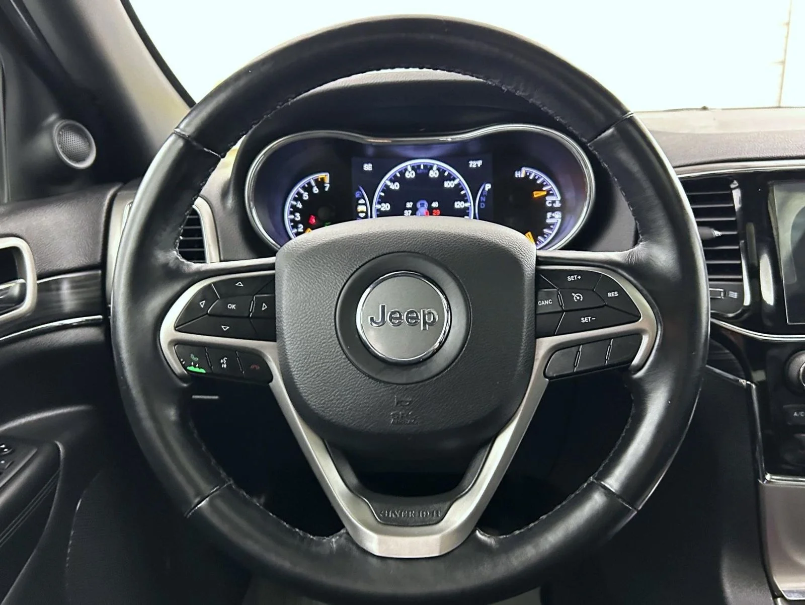 Used 2020 Gray Jeep Limited image 11