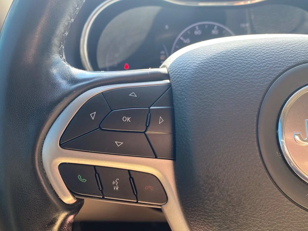 Used 2021 Gray Jeep Limited image 25