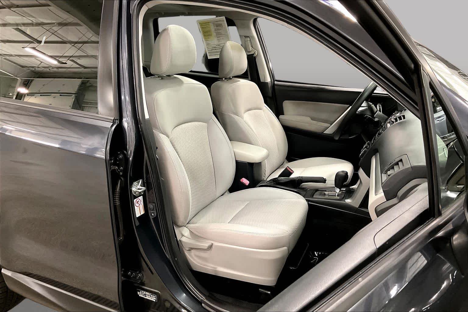 Used 2015 Dark Gray Metallic Subaru 2.5i Premium image 9