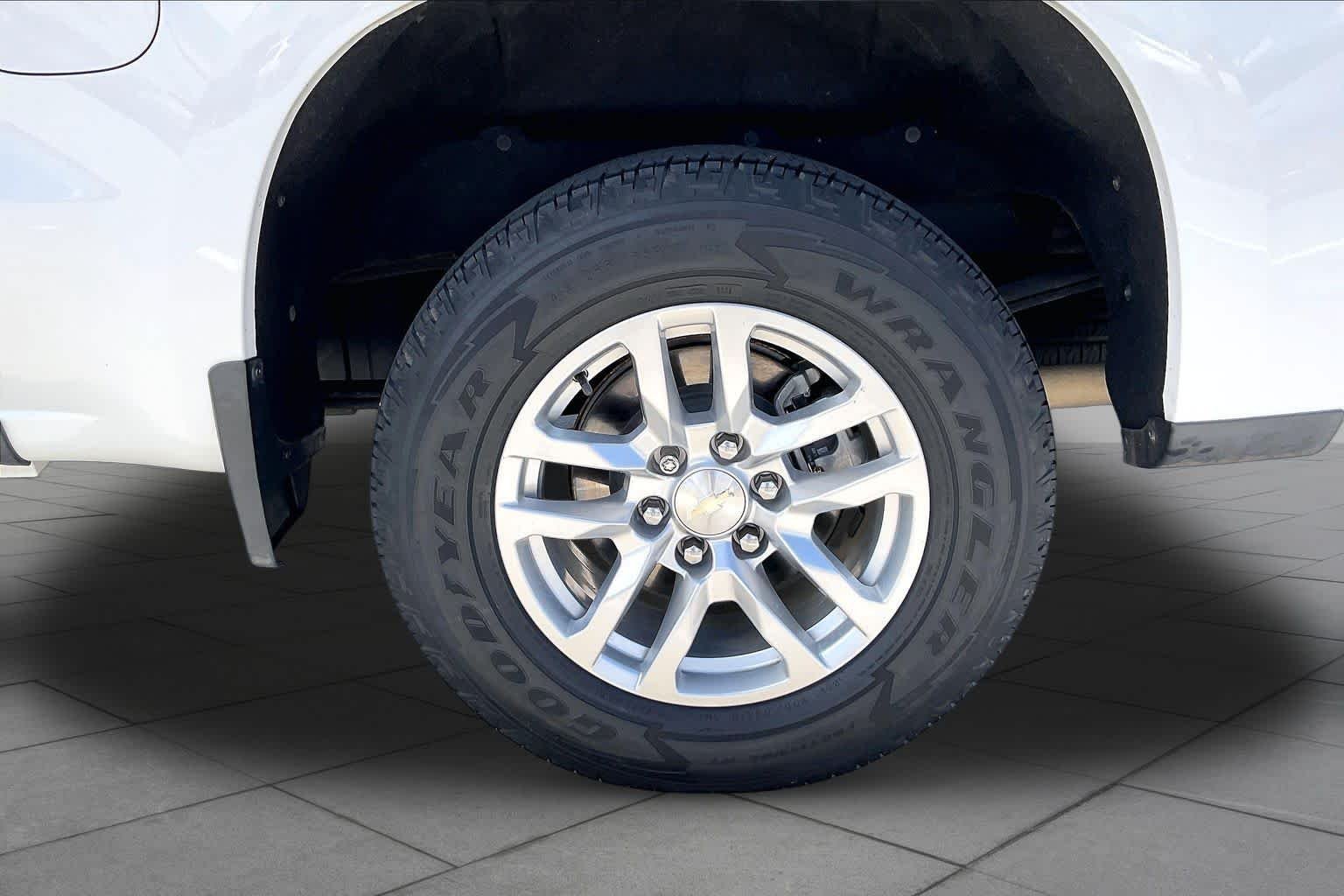 Used 2019 Summit White Chevrolet LT image 11