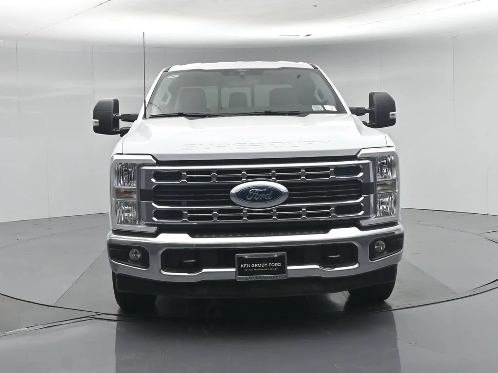 New 2026 Oxford White Ford XLT image 23
