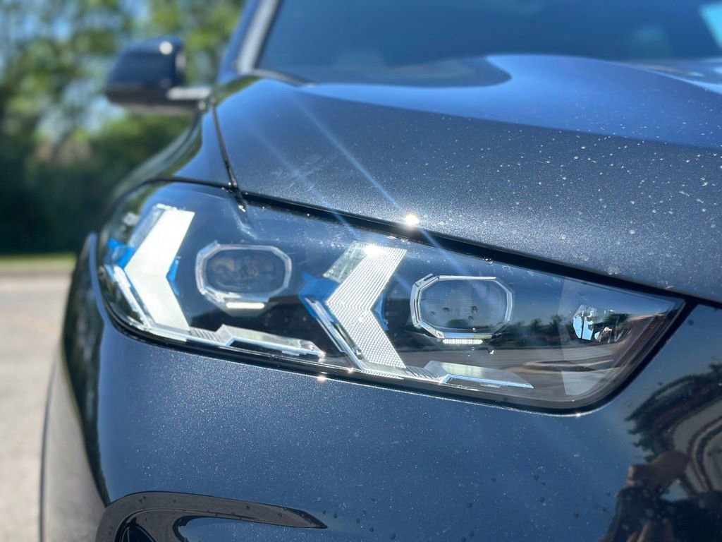 New 2026 Black Sapphire Metallic BMW xDrive40i image 10