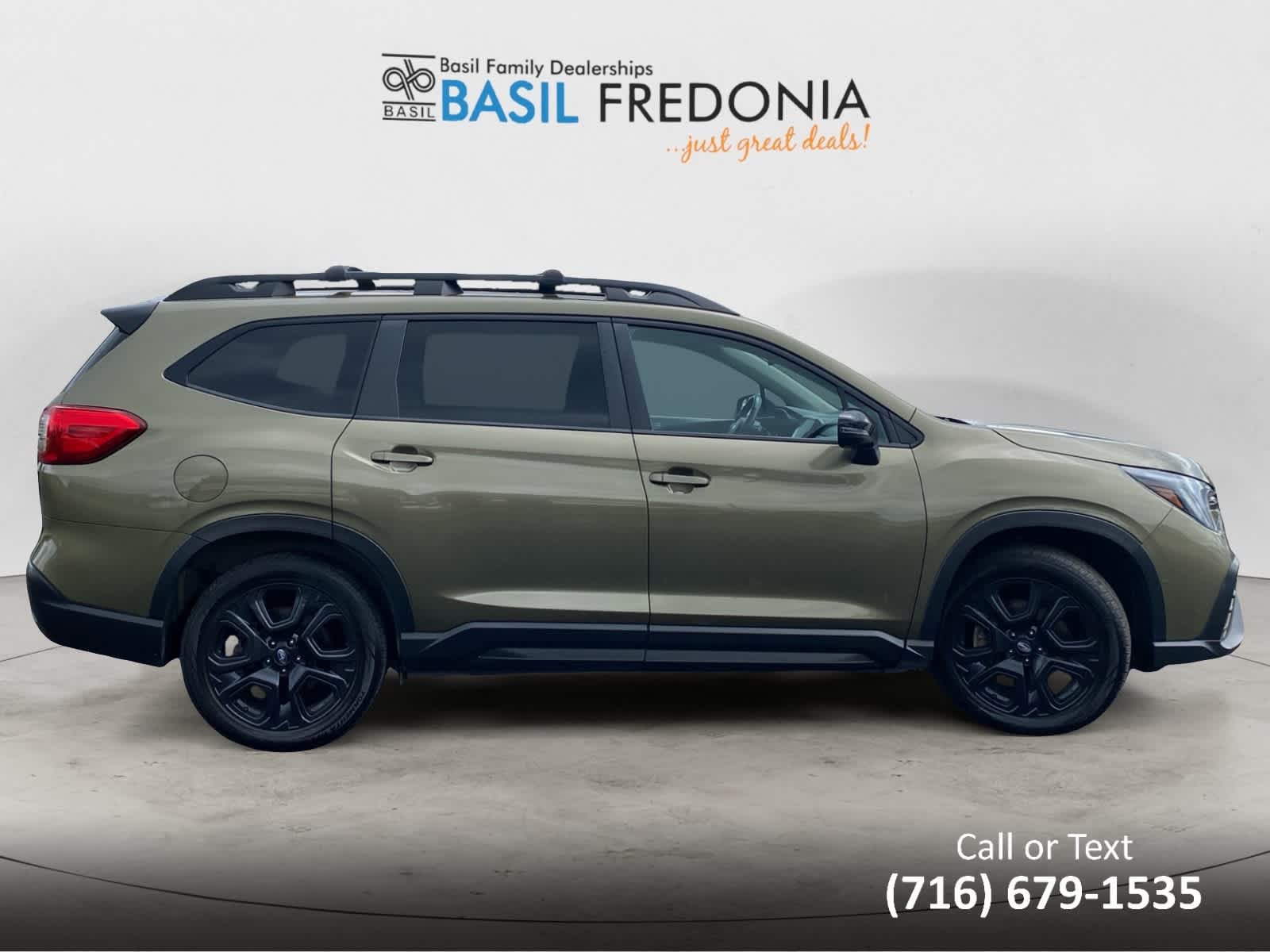 Used 2023 Autumn Green Metallic Subaru Onyx Edition image 10