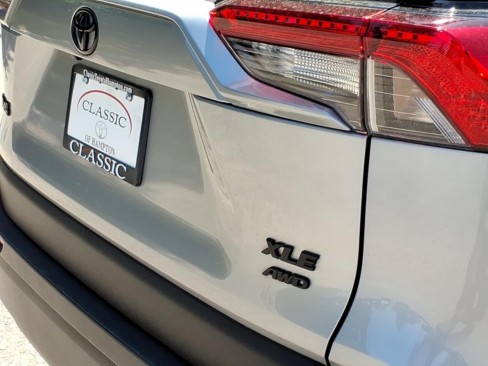 Used 2025 Silver Sky Metallic Toyota XLE image 11