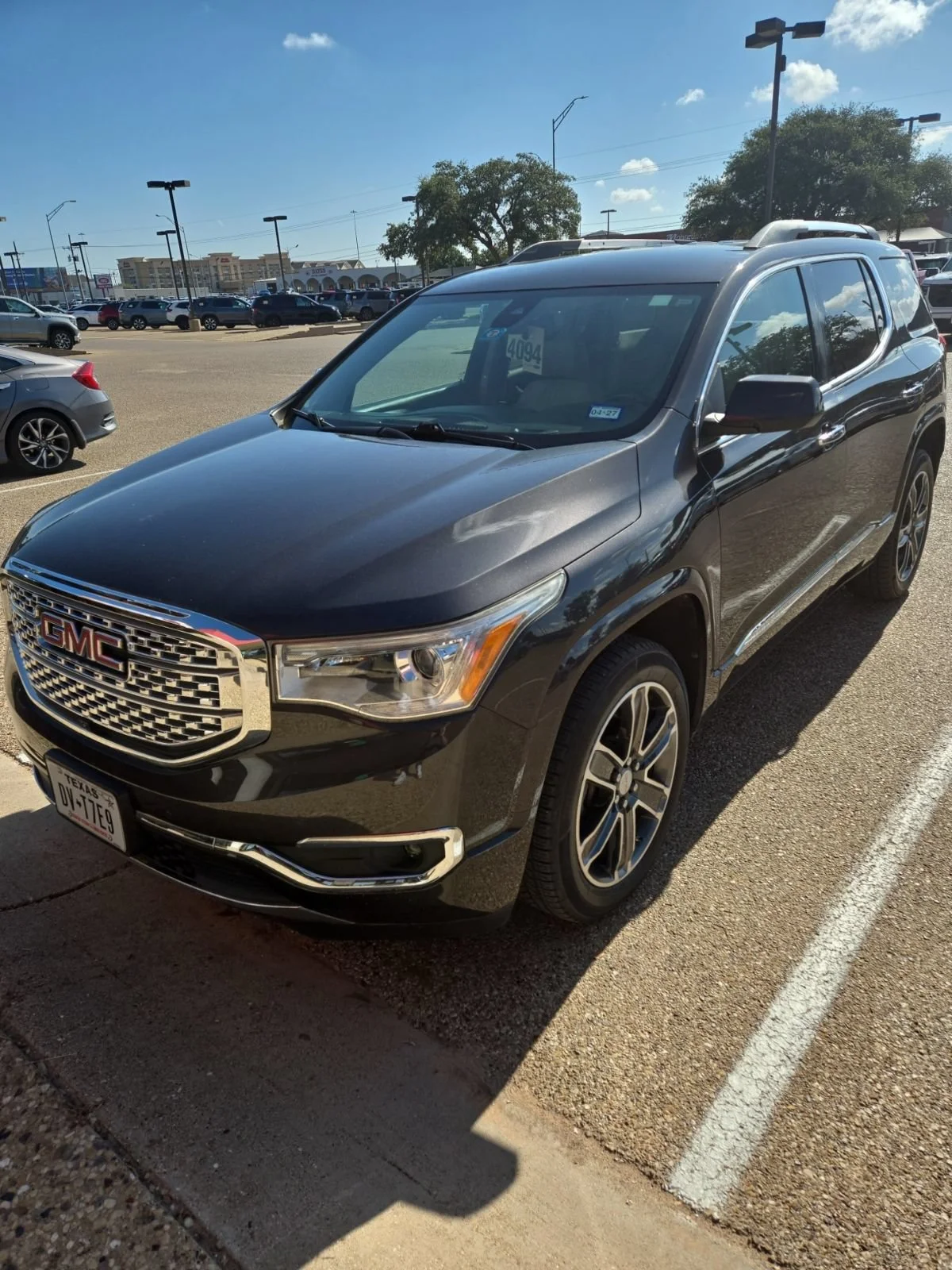 Used 2018 IRIDIUM METALLIC GMC Denali image 1