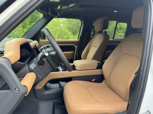 New 2026 Fuji White Land Rover S image 10