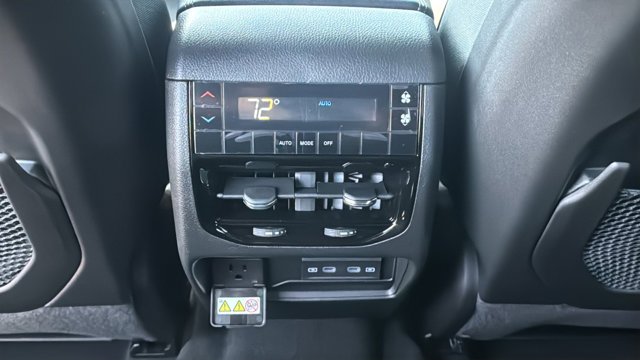 New 2026 Bright White Clear-Coat Exterior Paint Jeep Laredo Altitude image 17