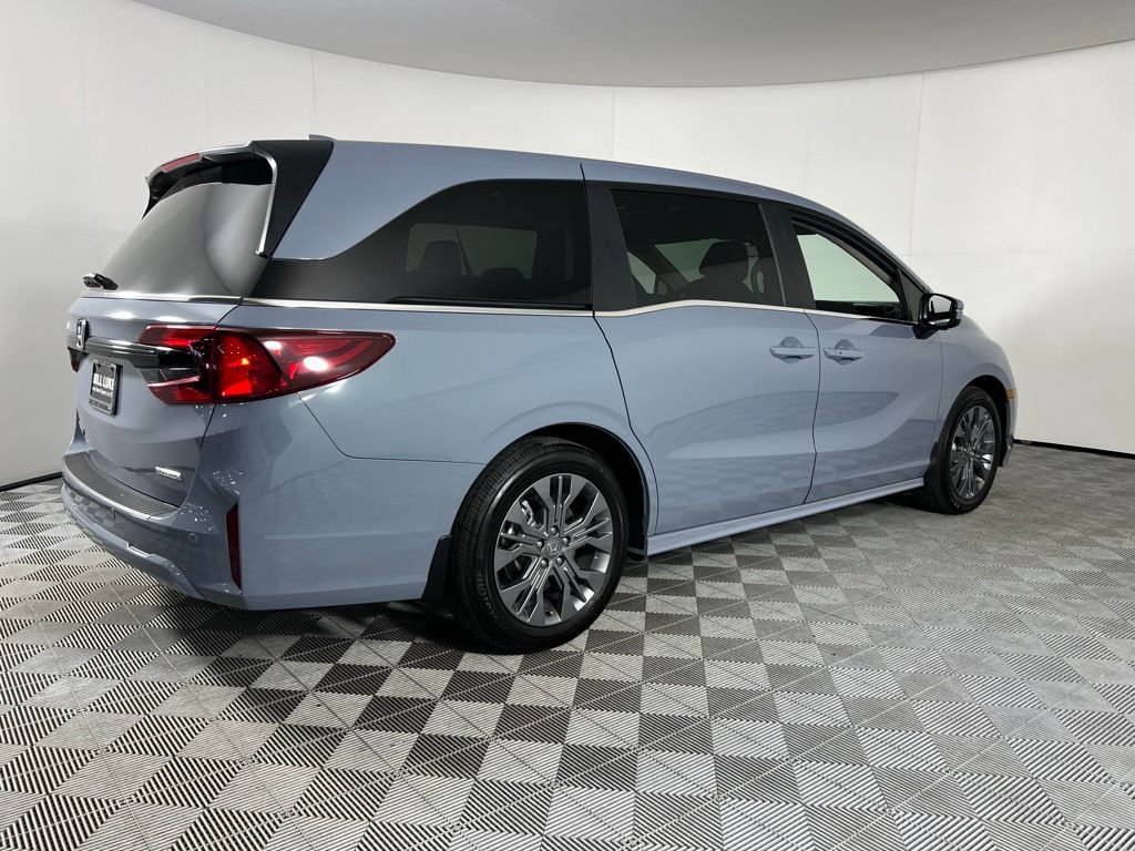 2025 Honda Odyssey Touring photo 4