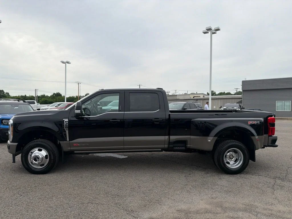New 2026 Agate Black Metallic Ford King Ranch image 41