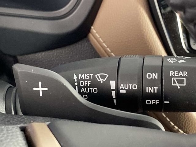 Used 2025 Beige Toyota MAX Platinum image 20