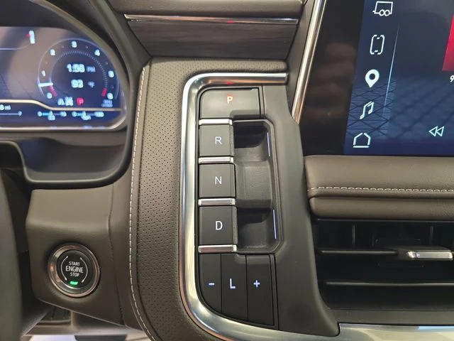 Used 2023 Frost GMC SLT image 31