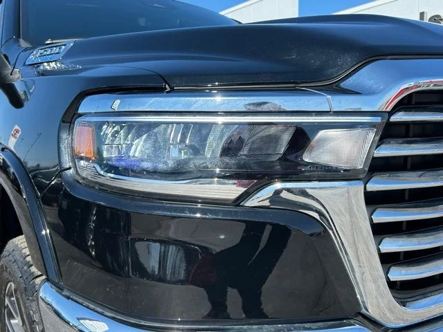 New 2026 Diamond Black Crystal Pearl-Coat Exterior Paint RAM Laramie image 17