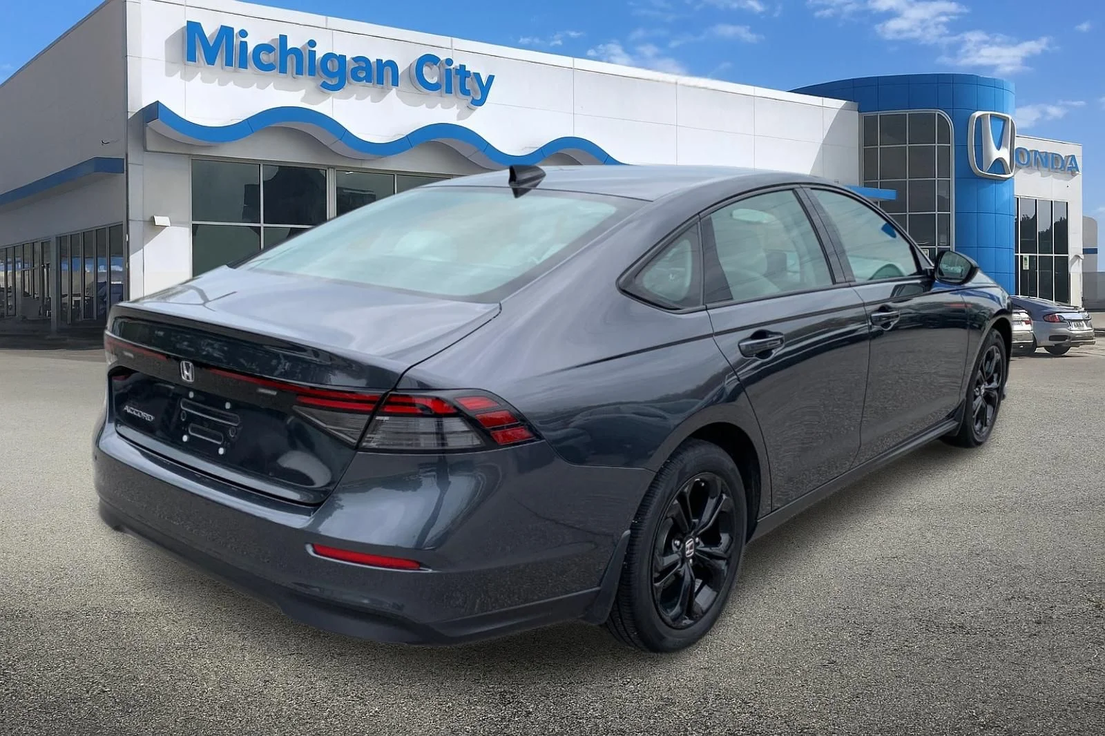 Used 2025 Gray Honda SE image 5