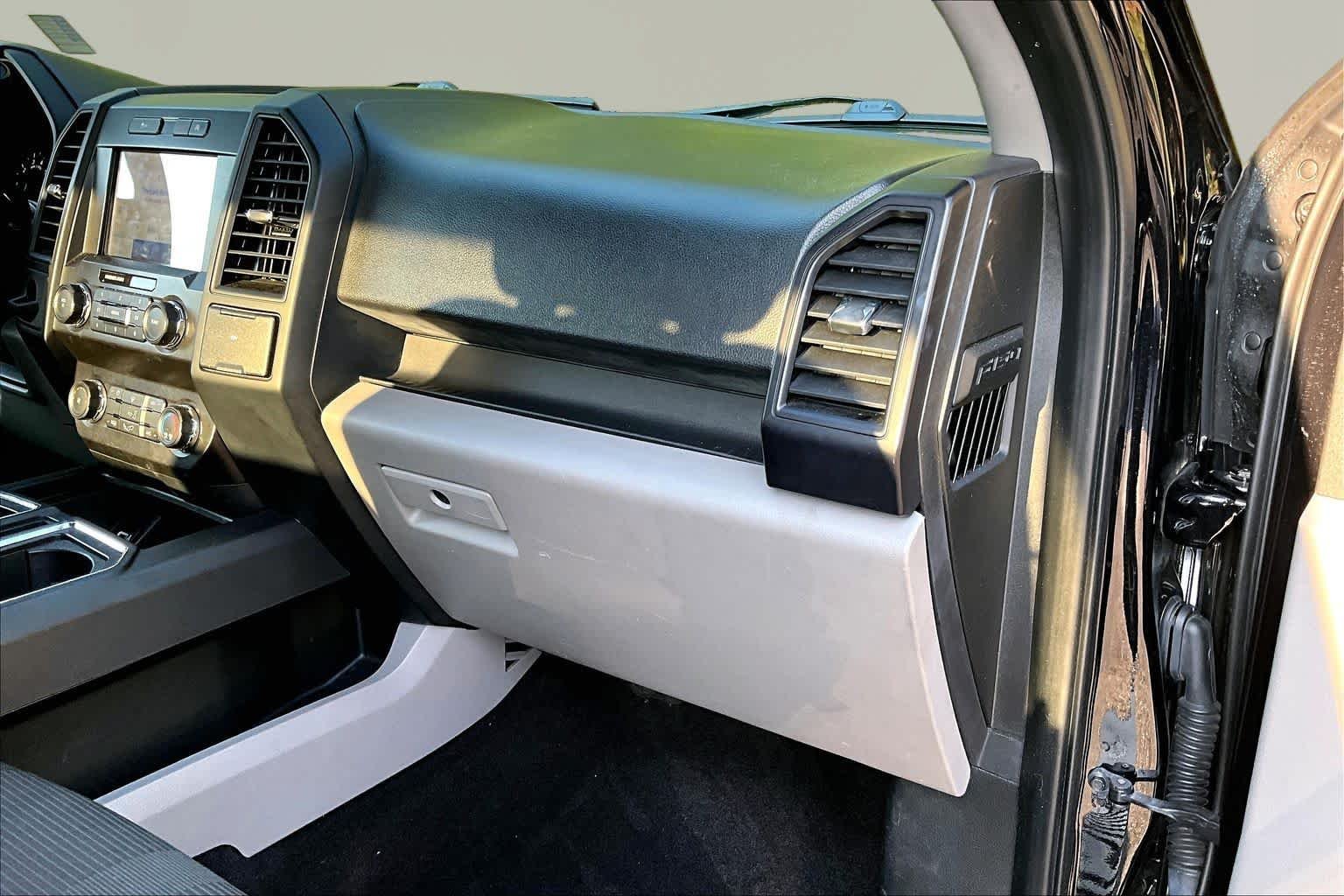 Used 2019 Agate Black Ford XL image 18