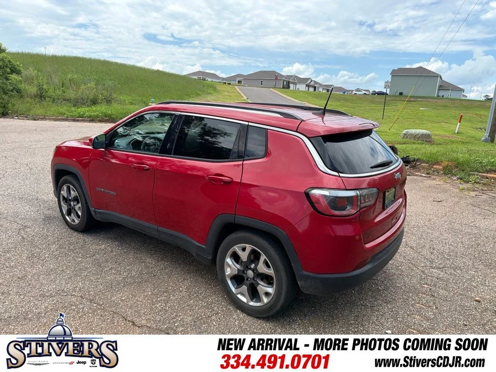 Used 2019 Red Jeep Limited image 9