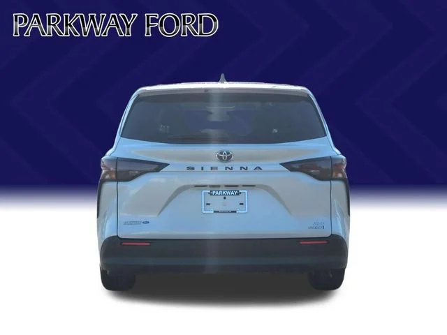 Used 2023 Beige Toyota XLE image 4