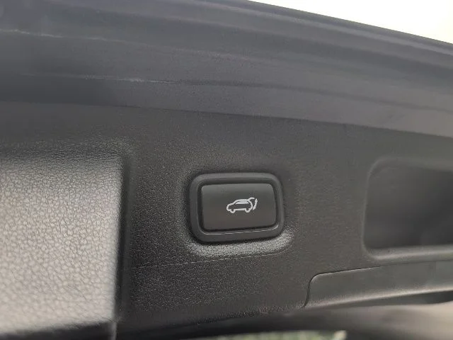 Used 2022 Gray Hyundai SEL image 18