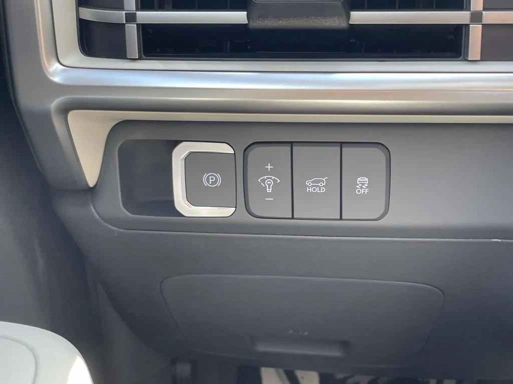New 2026 Silver Hyundai SE image 19