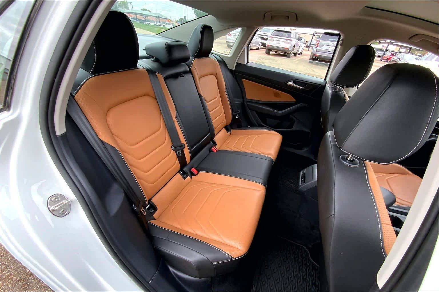 Used 2024 OPAL WHITE PEARL EFFECT Volkswagen SEL image 20
